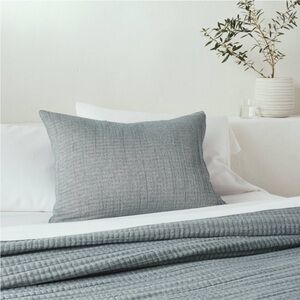 King Reversible Textured Cotton
Chambray Coverlet Sham Dark Teal Blue -
Casaluna
